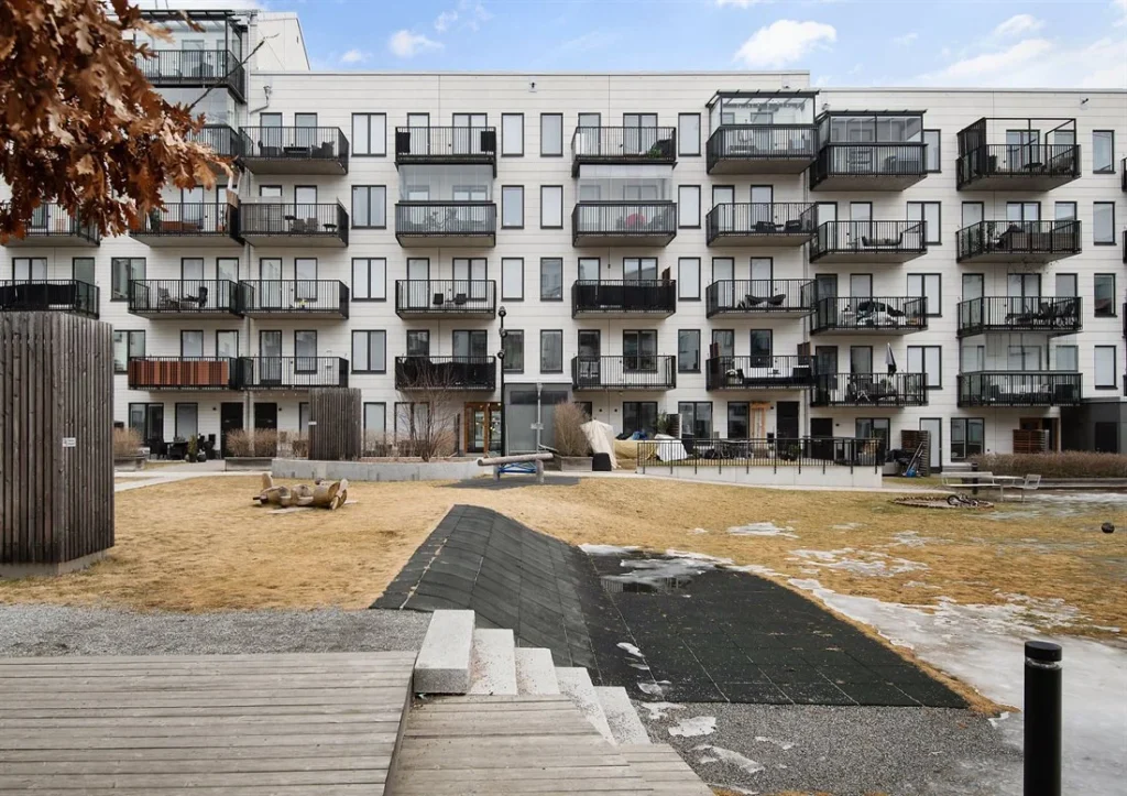 17. Renovering av Fasad BRF Tungelsta Vasterhaninge